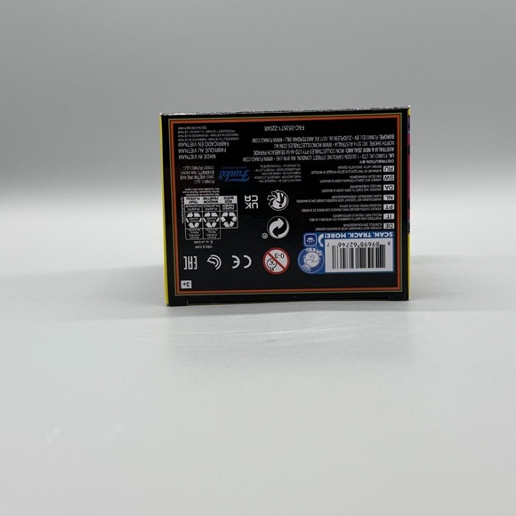 FUNKO POP! MARVEL #986 SCARLET WITCH BLACKLIGHT TARGET EXCLUSIVE W/ PROTECTOR - Picture 6 of 6